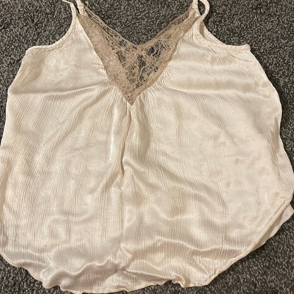 American Eagle cream colored tank. Size medium